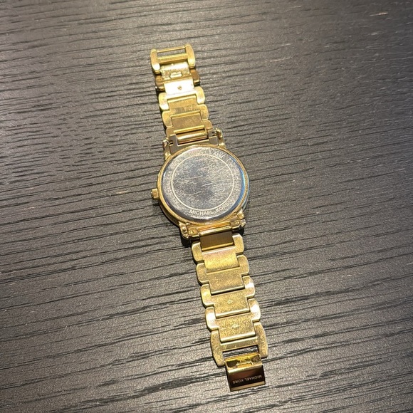 Michael Kors Women’s Bedazzled Gold Link Large Wrist Watch Large - Picture 3 of 6